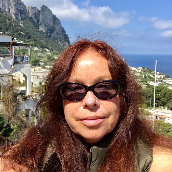 Meet your Posher, Pamela - Picture 3 of 3